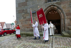 Feier der 1. Heiligen Kommunion in Sankt Crescentius (Foto: Karl-Franz Thiede)